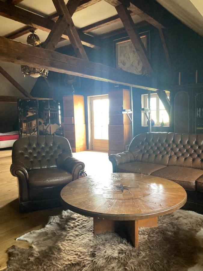 Altbau Zimmer In Anif Bagian luar foto