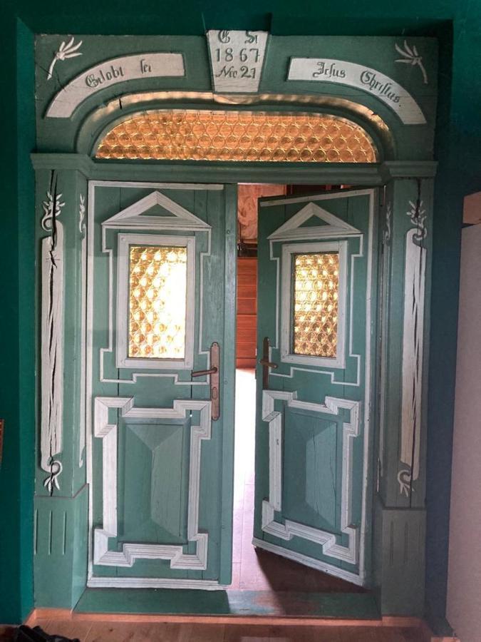 Altbau Zimmer In Anif Bagian luar foto
